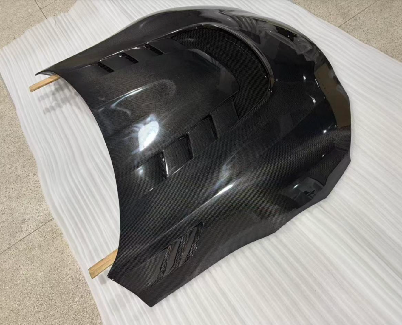 Toyota GR Supra MK5 - VRS Style Vented Hood
